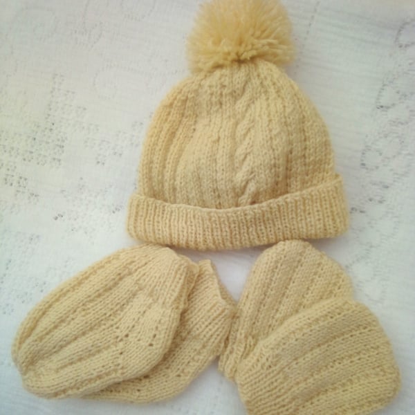 3 Piece Cabled Hat Set for Babies from Premature to 6 Months, Prem Baby Sizes