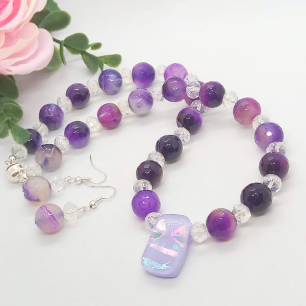 Jewellery Set with Agate Beads Crystals and an Iridescent Purple Focal Bead