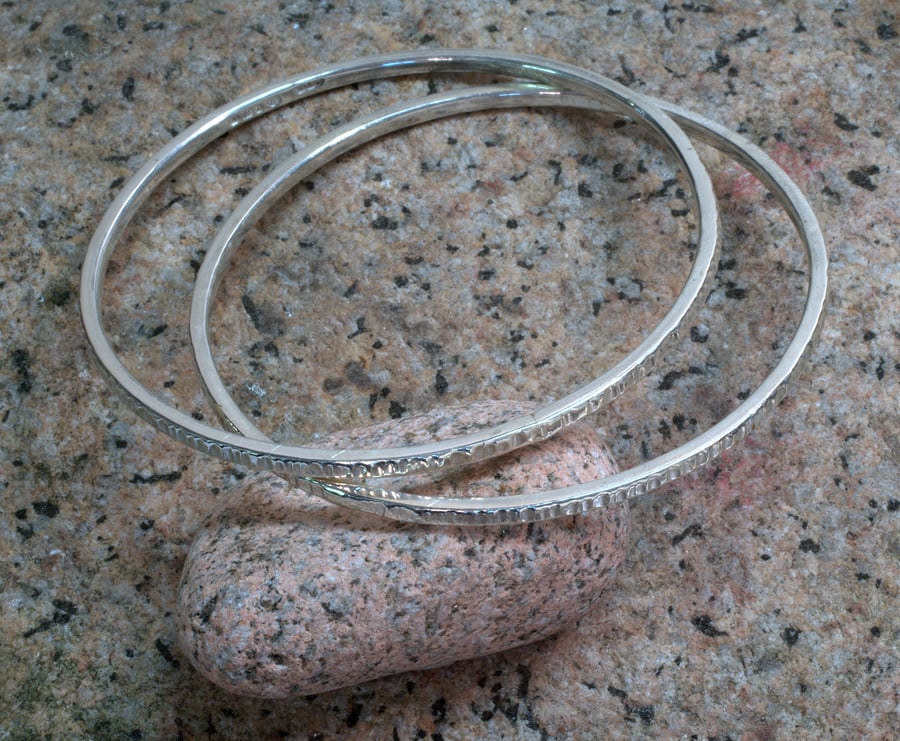 Textured Bangle Medium