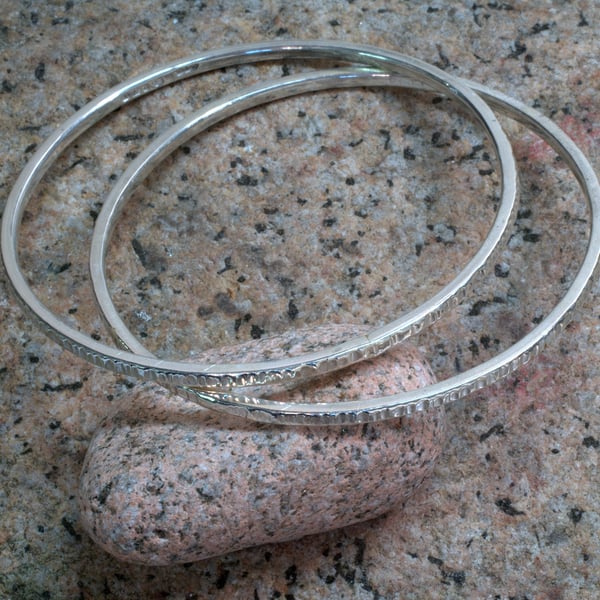 Textured Bangle Medium