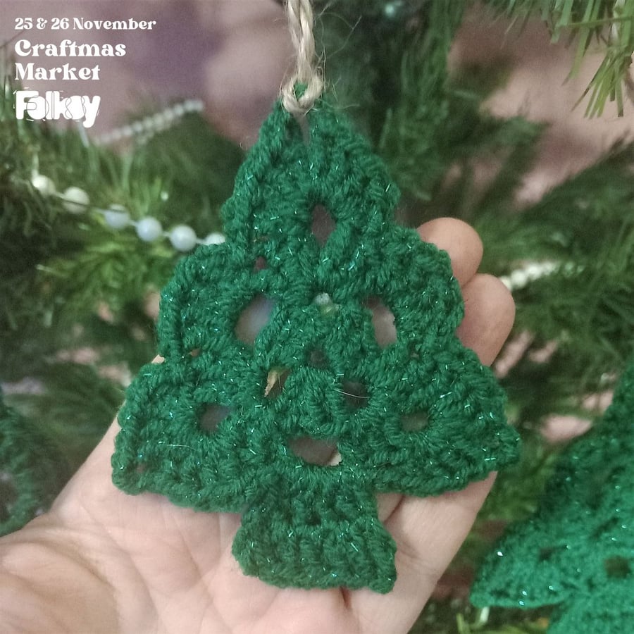Timeless Christmas Decorations: Set of 3 Vintage-style Green Tree Ornaments