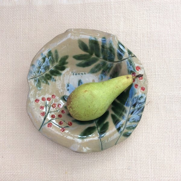 Green rowan ceramic bowl - Stoneware tapas dish with leaves - Trinket holder, 4t