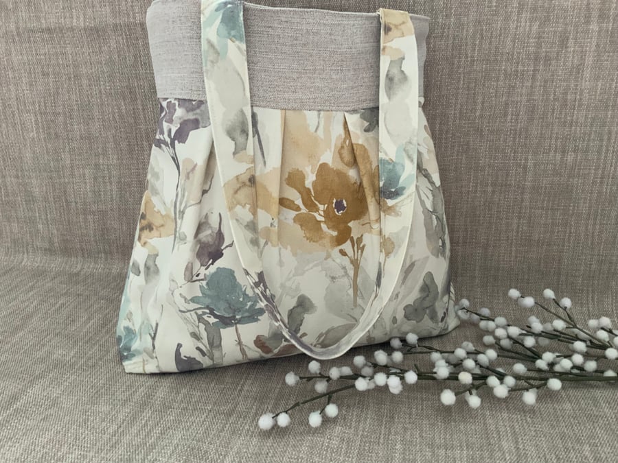 Tote Bag, Pleated Tote Bag, Linen, Hand Bag, Day Bag, Magnetic snap fastening