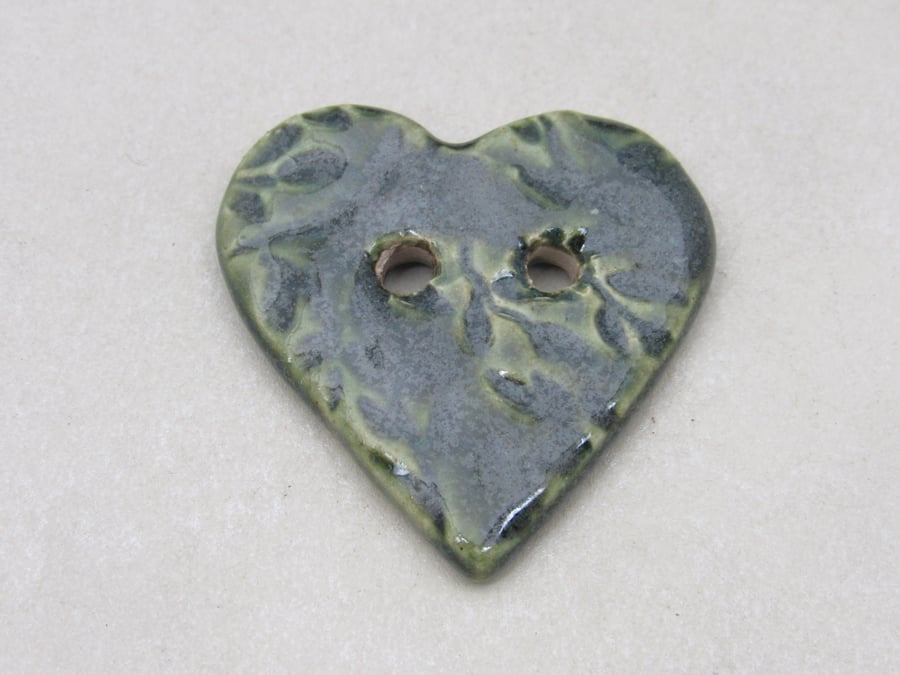 Medium Forest Green Leaf Sprig Texture Heart Shaped Ceramic Button