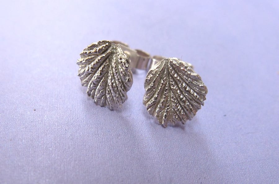 Fine silver bramble leaf earrings