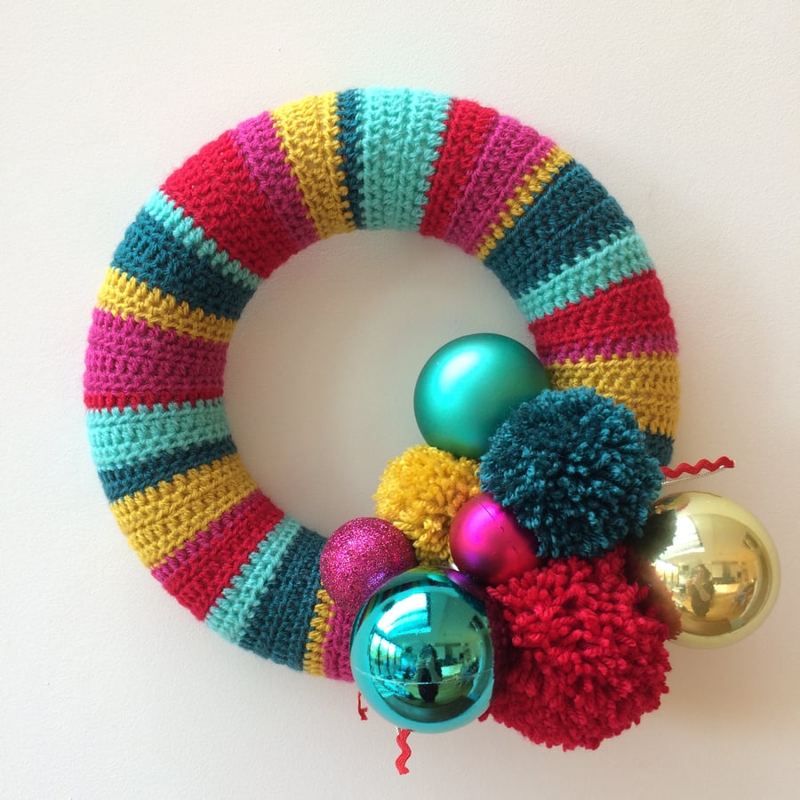Crochet Christmas wreath - medium