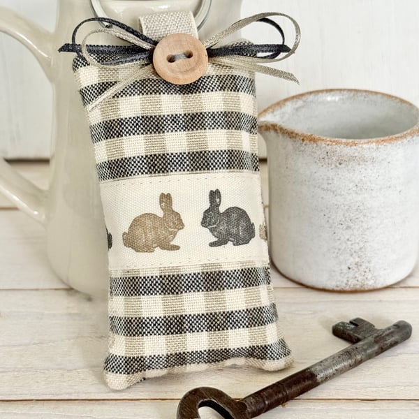 EASTER BUNNY KEY RING - gingham