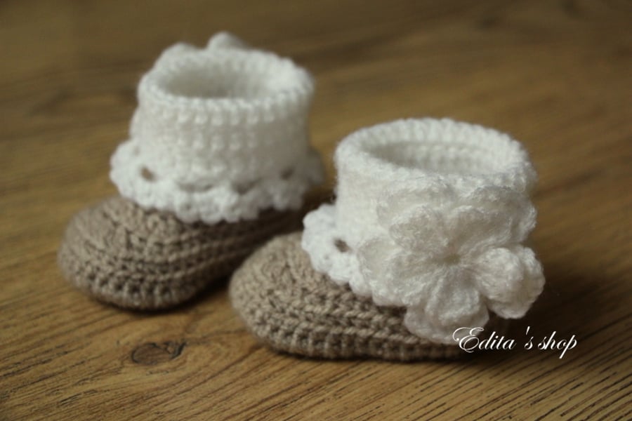 Baby Booties, Baby shoes, Baby boots, size: newborn, 0-3 months, Ready to ship