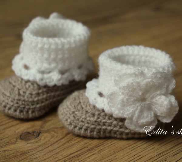 Baby Booties, Baby shoes, Baby boots, size: newborn, 0-3 months, Ready to ship