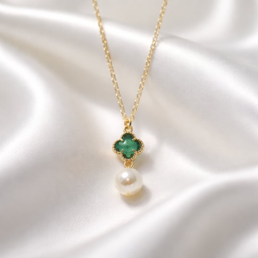 Four leaf Clover and Pearl Pendant Necklace - Gold Plated 