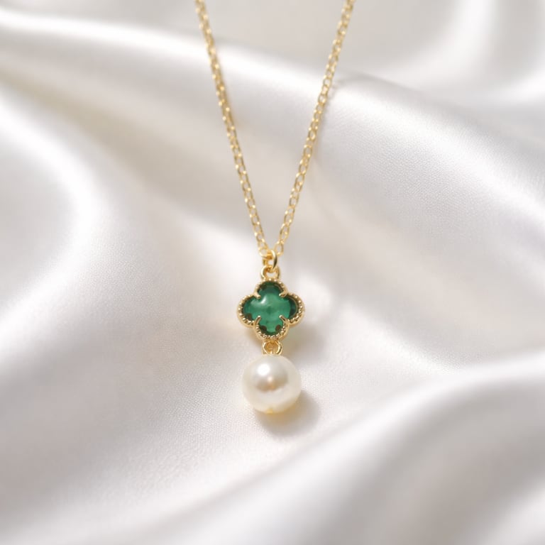Four leaf Clover and Pearl Pendant Necklace - Gold Plated 