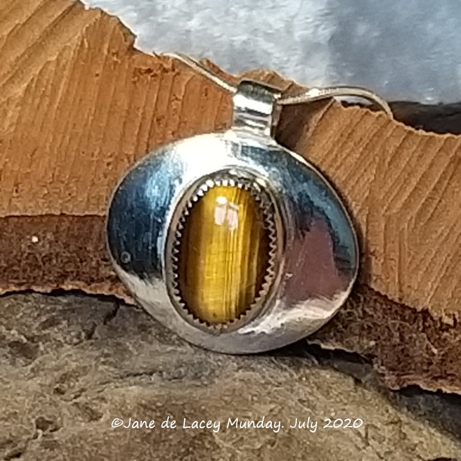 Fine Silver Tigers Eye Cabachon Pendant