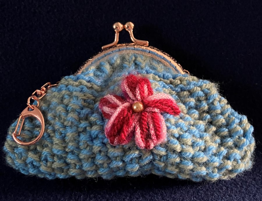 Vintage Style purse with a rose gold click shut clasp - Special Gift