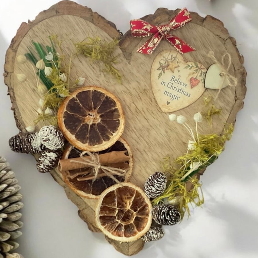 Rustic Christmas Wall Hanging with Dried Orange, Cinnamon & Pinecones.