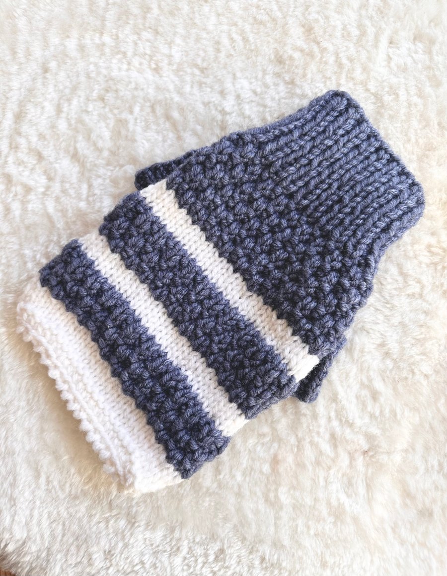 Quality small dog or puppy knitted jumper 