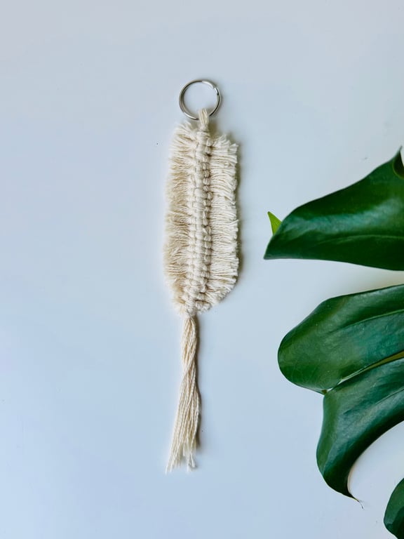 Macrame Long Leaf Keyring