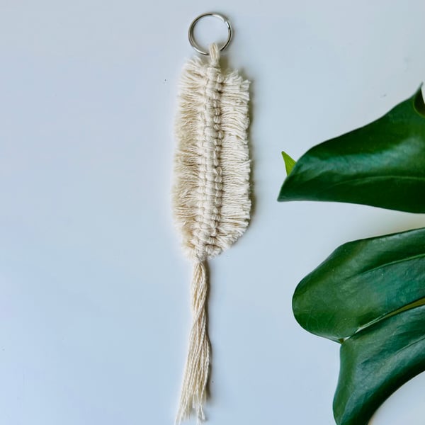 Macrame Long Leaf Keyring