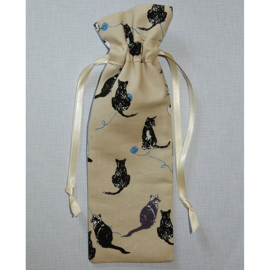 Crochet hook case black cats and balls of wool