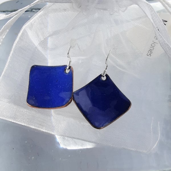 SMALL DOMED ENAMELLED EARRINGS - ROYAL BLUE