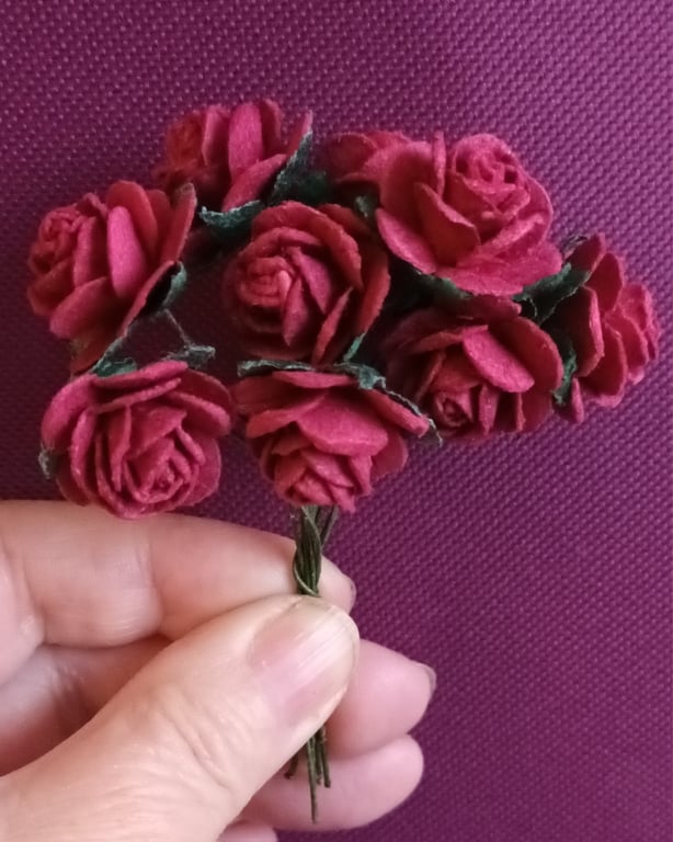 Mixed Pack Of 10 Red Roses, Mulberry Paper Flowers On Green Wire Stems