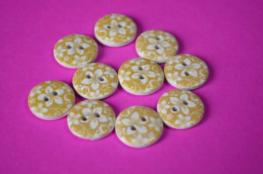 15mm Wooden Floral Buttons Hawaiian Yellow & White Flower 10pk Flowers (SF29)