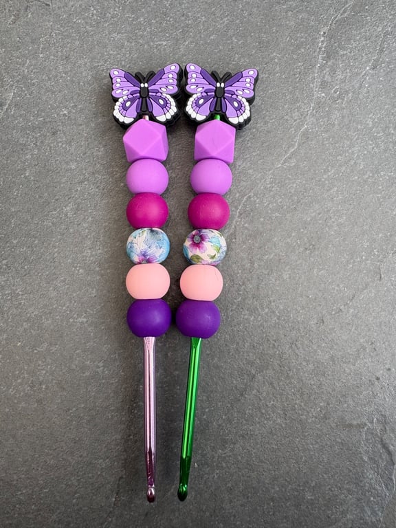 Butterfly silicone beaded crochet hook purple  