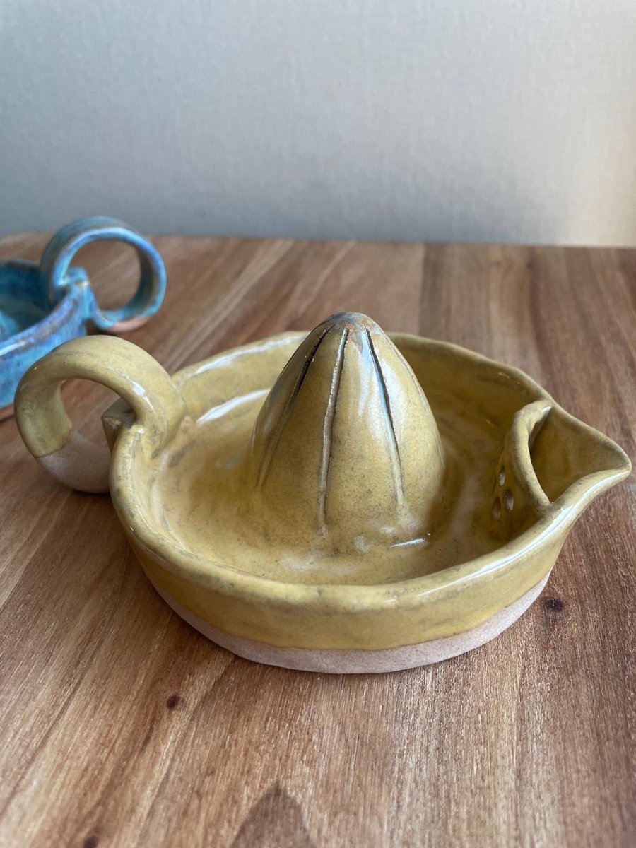 Handmade ceramic juicer in Citron yellow
