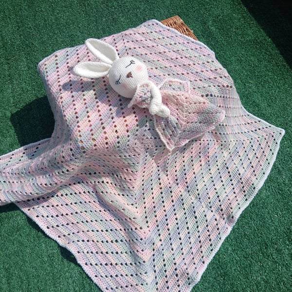 Crochet baby blanket and matching bunny comforter 