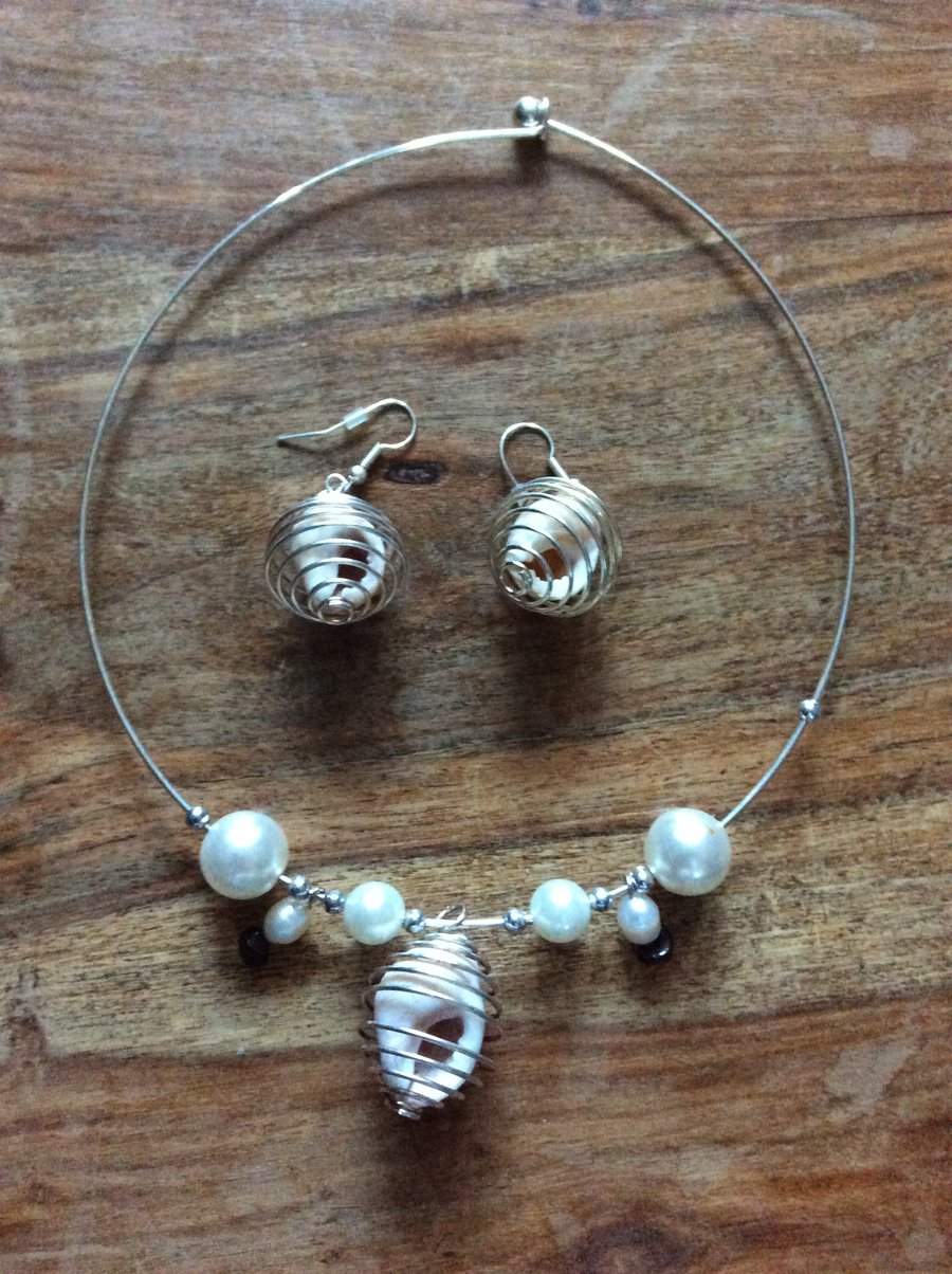 Beach bride necklace and earrings set