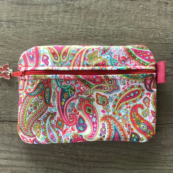 Paisley Pattern design Medium zipped purse 