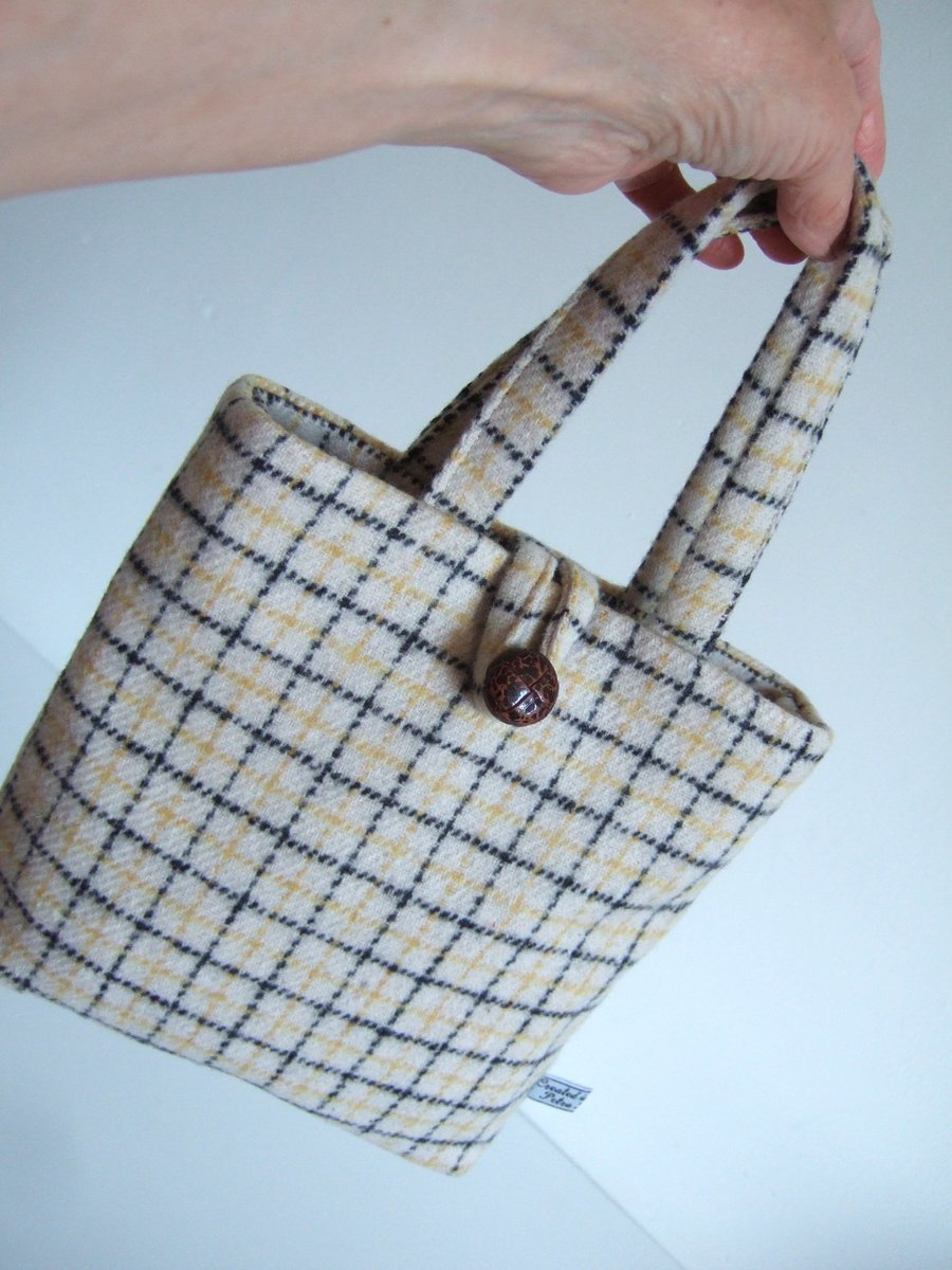 Cream and black checked small woollen bucket bag
