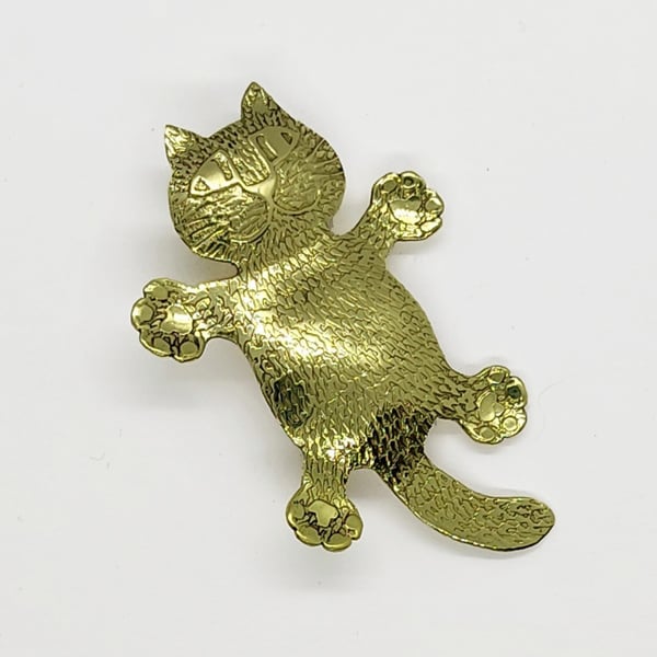 Small cat brooch