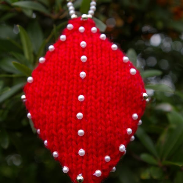 Christmas Decorations  Diamond Shape Knitted in Red with Beads Set of Three