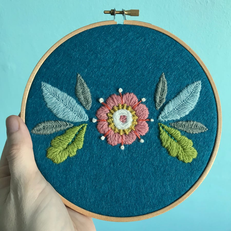Floral Wool Embroidery Hoop Art Wall Decoration 