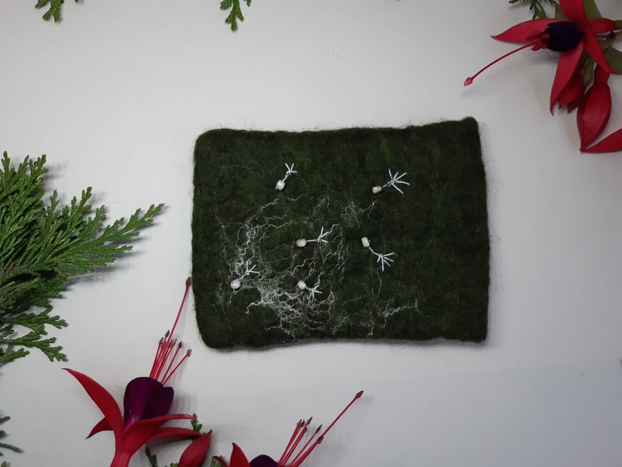 Small dandylion seed felted pouch in green