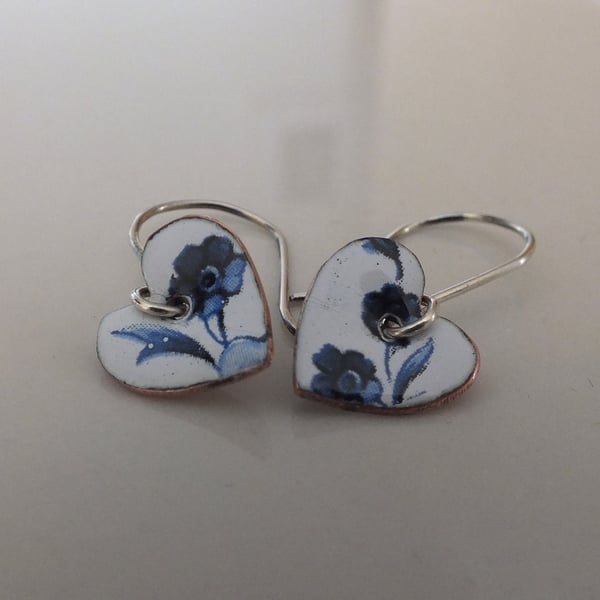 Blue and white floral enamel hearts