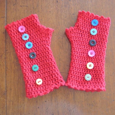 Crochet pattern.  Crochet photo tutorial for fingerless gloves.