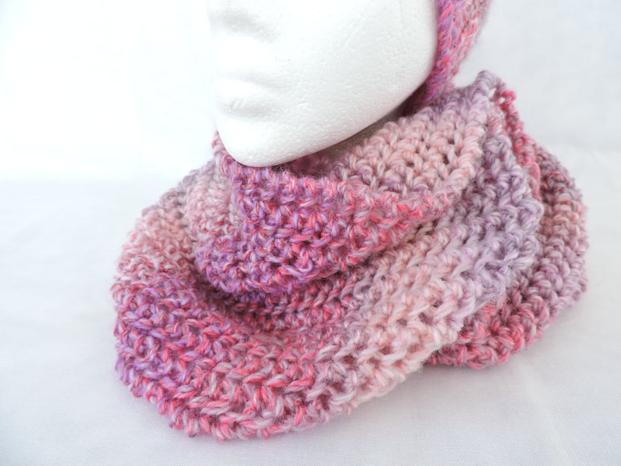 Infinity Scarf Chunky Knit Assorted Pink 50 percent discount code YEARENDSALE