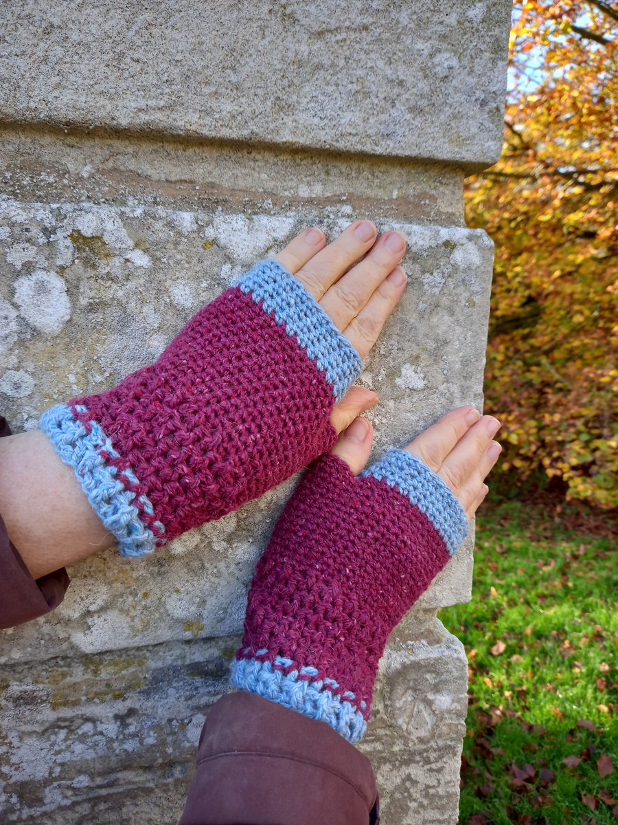 Women's Chunky Fingerless Gloves