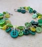 Green button bracelet with silver plated chain and toggle clasp - Image 8