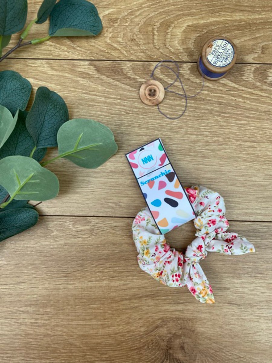 White Flower, Knot Scrunchie, hair tie