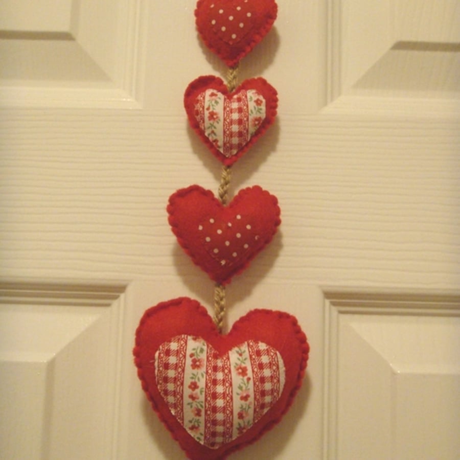 Dotty Hanging Hearts Garland