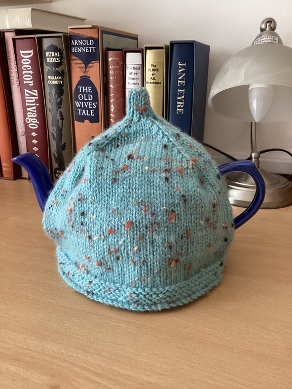 TEA COSY IN ARAN BLUE FLECK YARN FITS STANDARD MEDIUM SIZE 3-4 CUP TEA POT