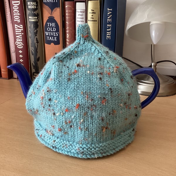 TEA COSY IN ARAN BLUE FLECK YARN FITS STANDARD MEDIUM SIZE 3-4 CUP TEA POT