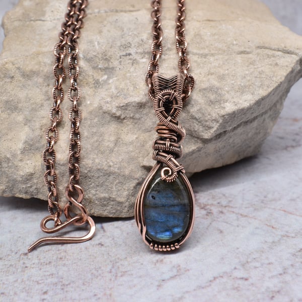 Dainty Blue Labradorite and Copper Necklace