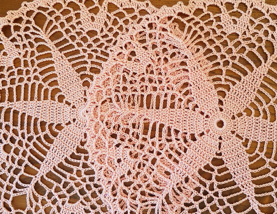 CORAL PINK - STARFISH - PAIR OF DOILIES - 20CM ACROSS - HANDMADE - 100%  COTTON