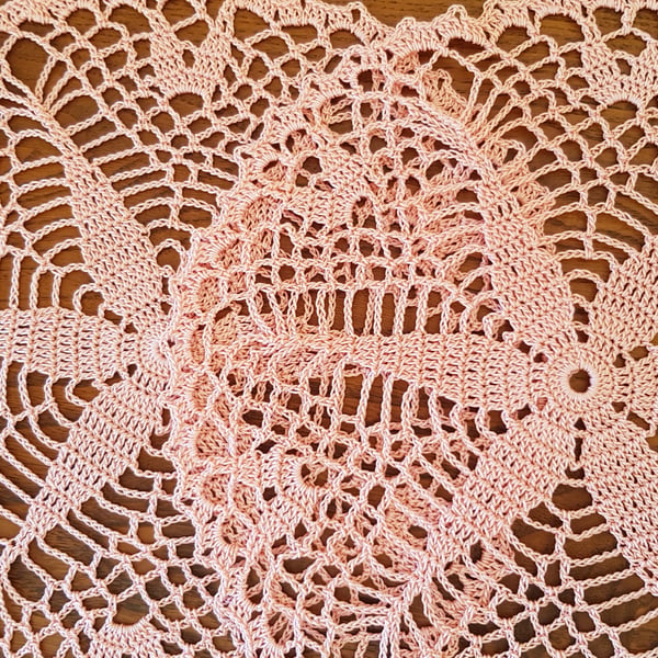 CORAL PINK - STARFISH - PAIR OF DOILIES - 20CM ACROSS - HANDMADE - 100%  COTTON