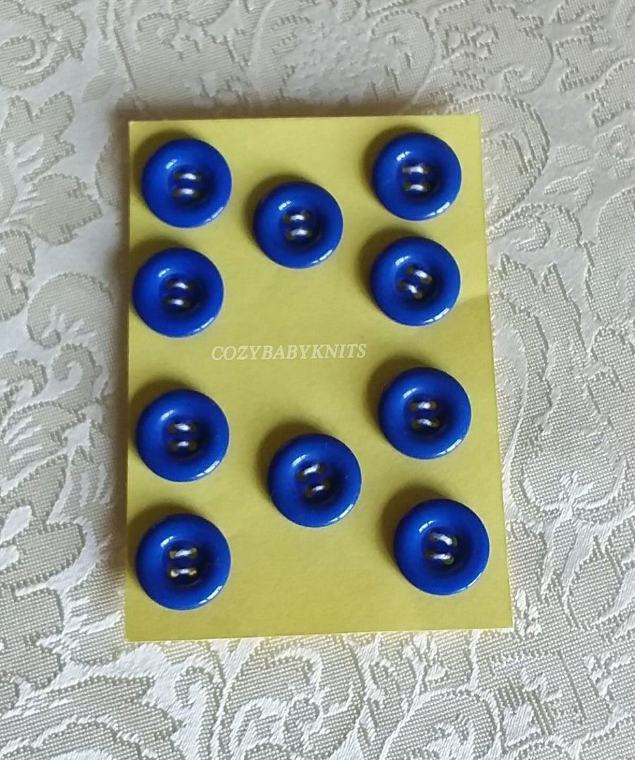 Round royal blue buttons