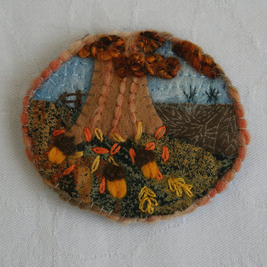 Embroidered Brooch - Golden Acorns