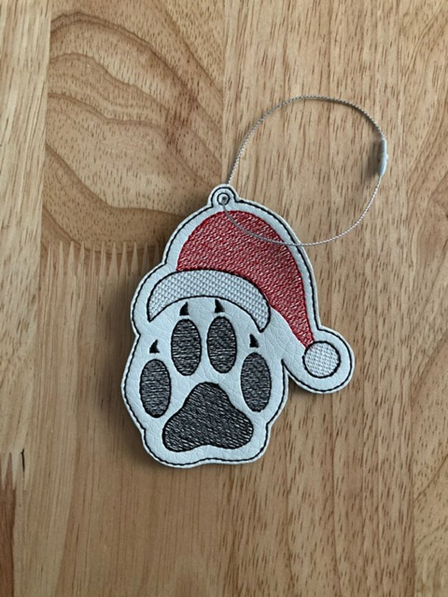 922  Santa paws Christmas tree hanger